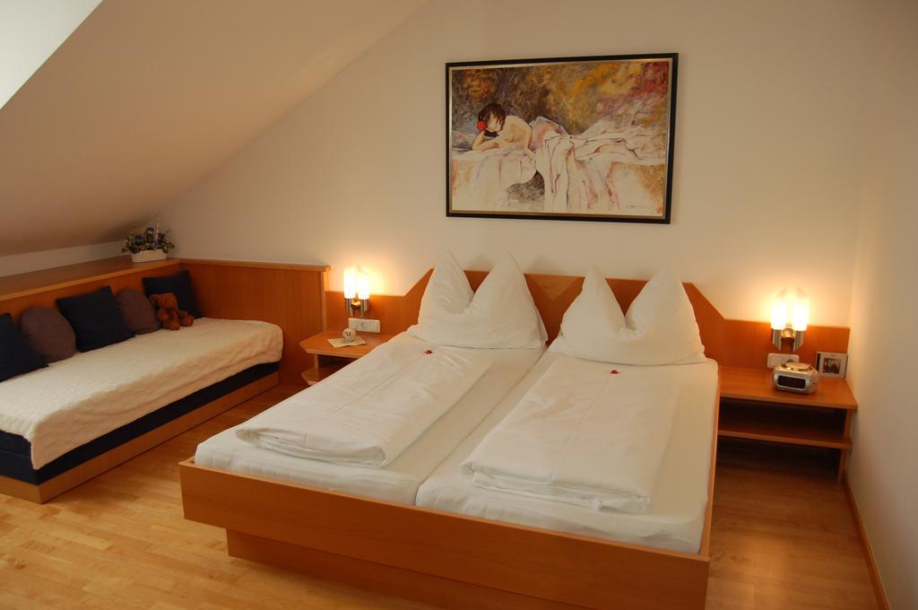 Pension Zur Post Bad Blumau Quarto foto