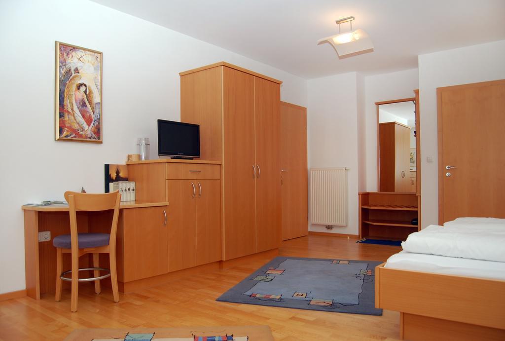 Pension Zur Post Bad Blumau Quarto foto